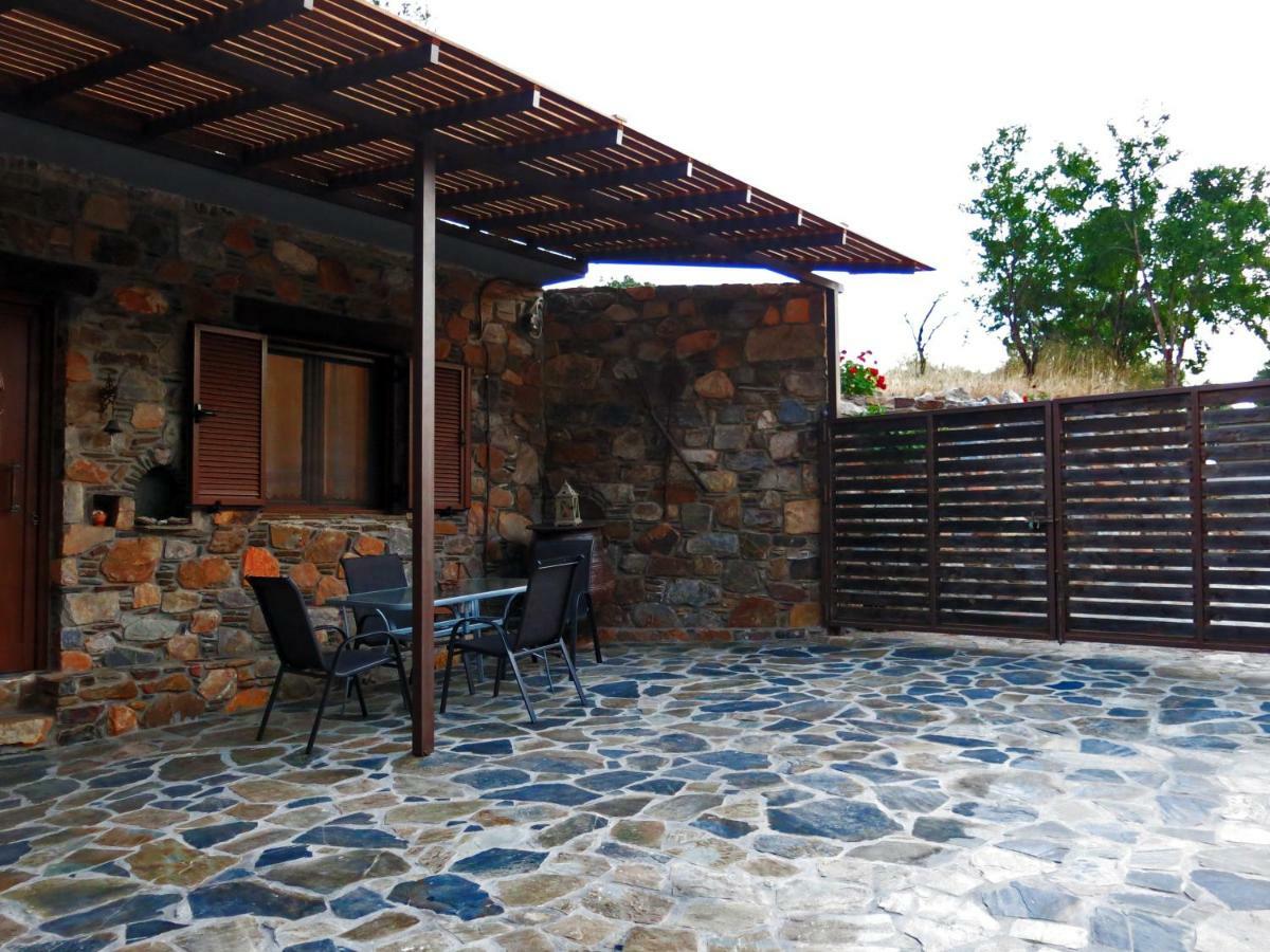 "Pefkopetro" Traditional House Keramotí Dış mekan fotoğraf