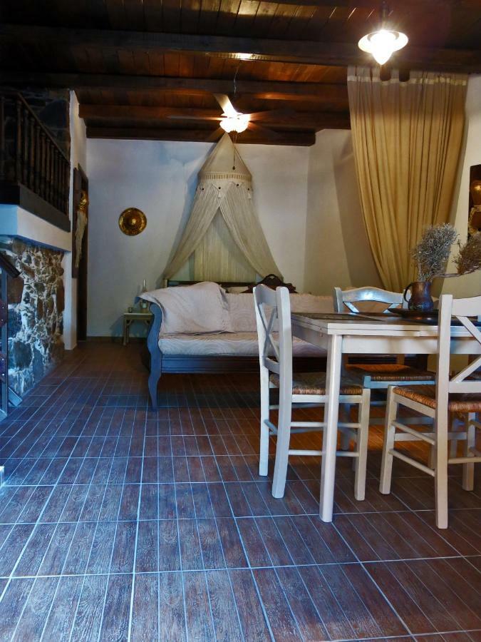 "Pefkopetro" Traditional House Keramotí Dış mekan fotoğraf